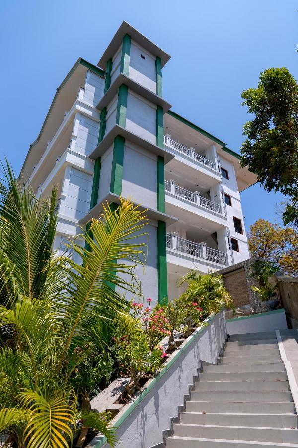 Monte Prundi Hotel Labuan Bajo Exterior foto